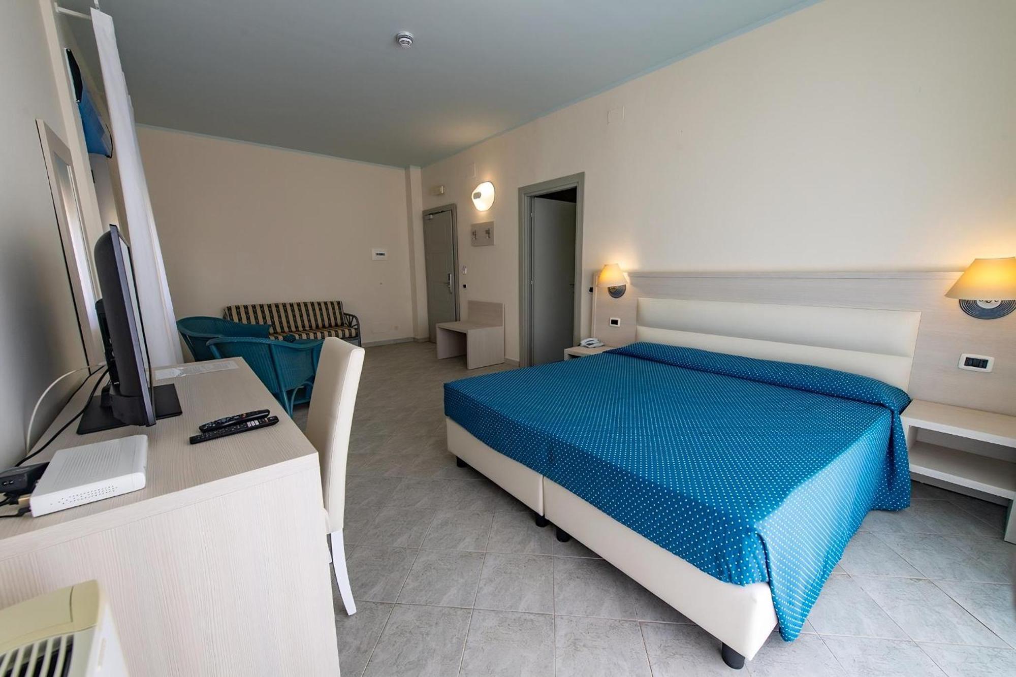LMP Hotel Baia Turchese מראה חיצוני תמונה